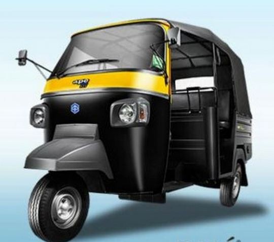 Piaggio Ape XTRA DLX Auto Rickshaw 4