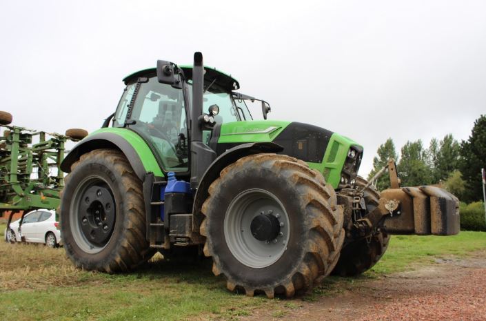 DEUTZ-FAHR 7230 TTV Agrotron Tractor