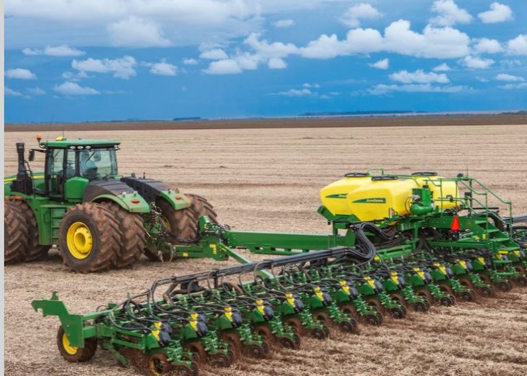 John Deere 9520R Tractor Price, Specification & Images 2024