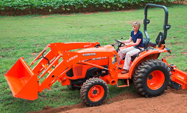 L2501 Kubota Compact Tractor features
