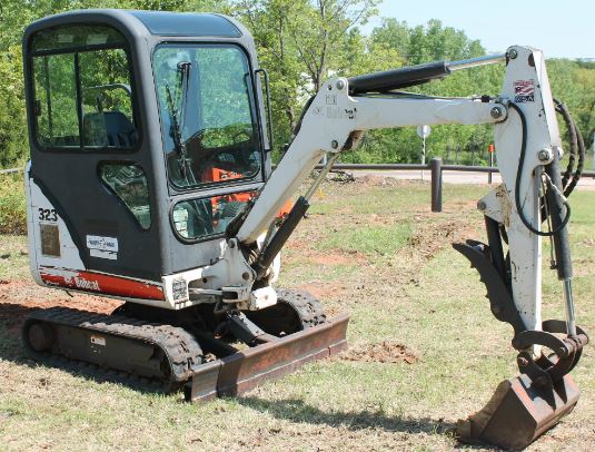 Bobcat 323 Specs, Price, Weight & Review ❤️